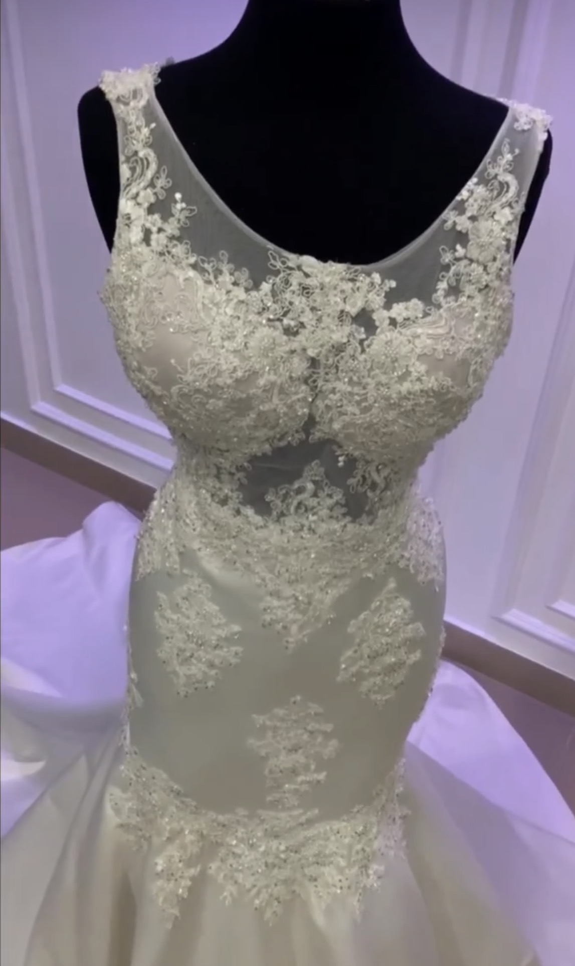 Vestido de novia sirena en podesua con piedra