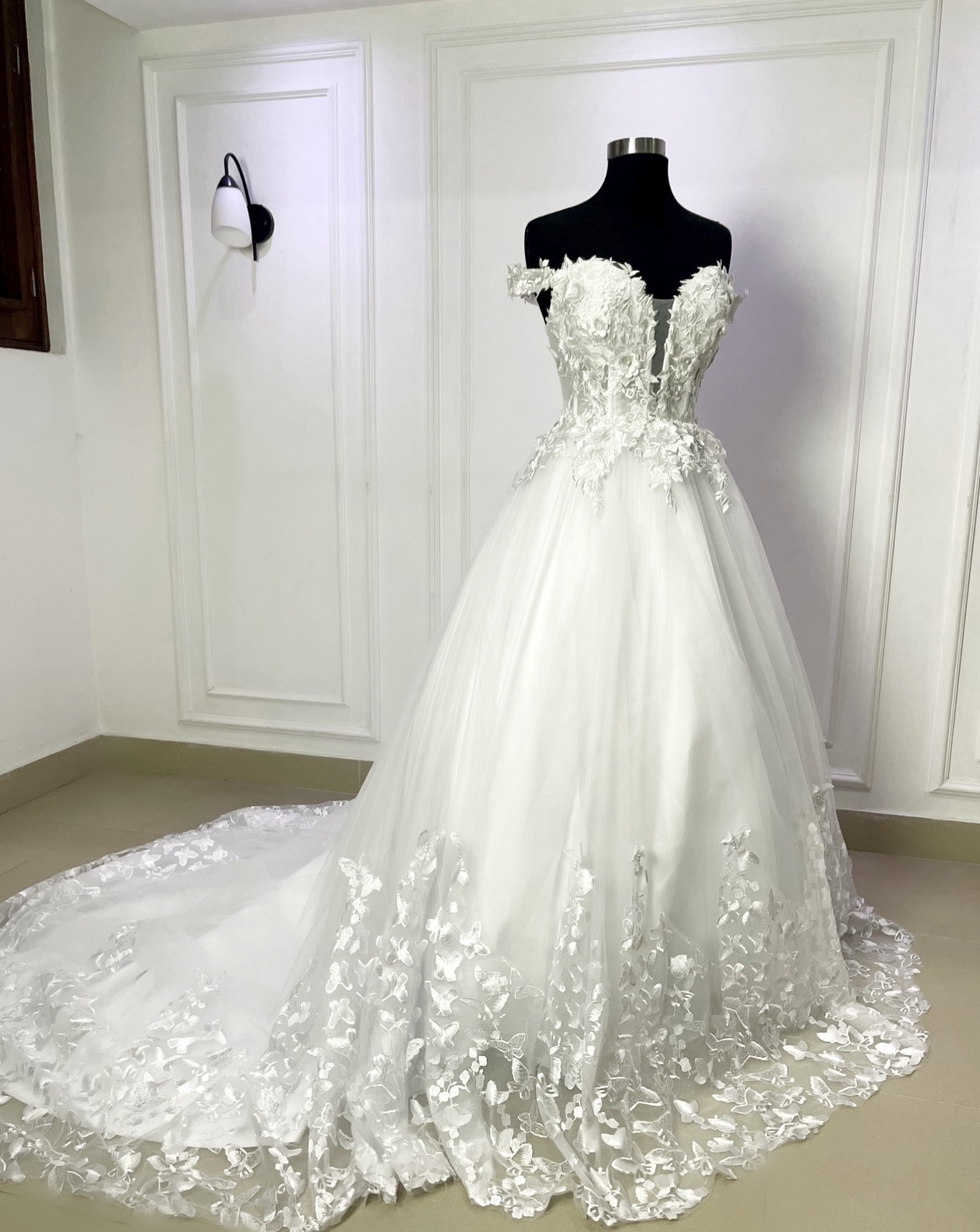 Vestido de novias con mariposas